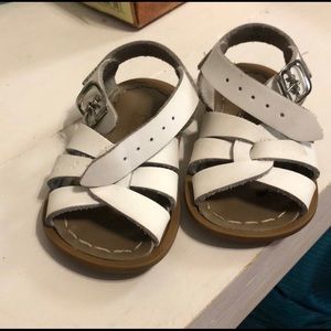 Toddler saltwater sandals size 4